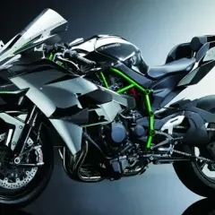 Kawasaki H2R, una moto de ensueño. ¿Cuántos caballos tiene la Kawasaki H2R? ¡Más de 300!