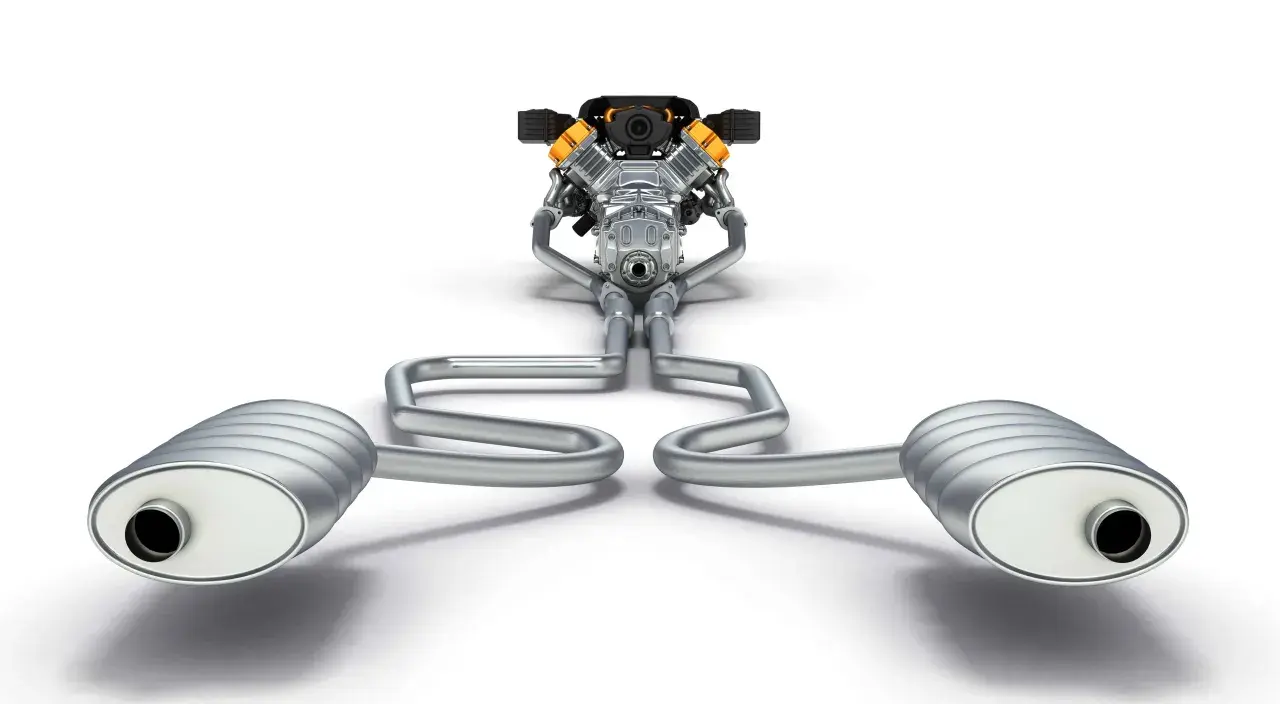 Motor V8 con sistema de escape doble, listo para obtener su certificado de homologación escape.