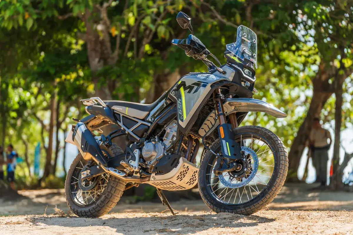 CF Moto 450 MT: una moto de aventura lista para explorar. Conoce su ficha técnica y prepárate para la aventura.